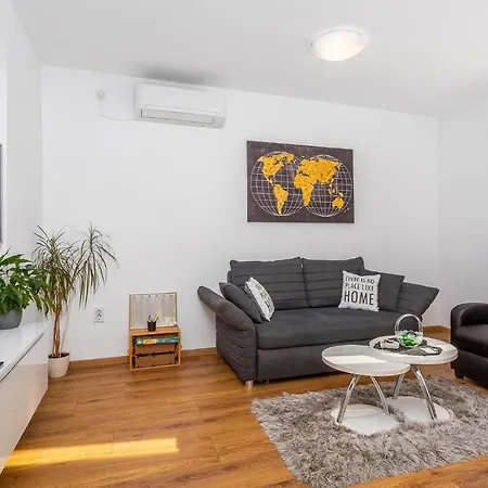 1 Bedroom Lovely In