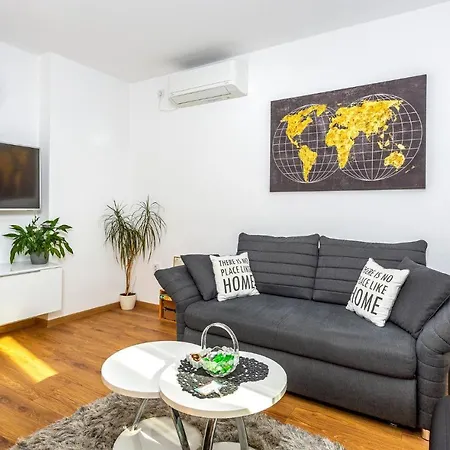 1 Bedroom Lovely In Appartement Rijeka