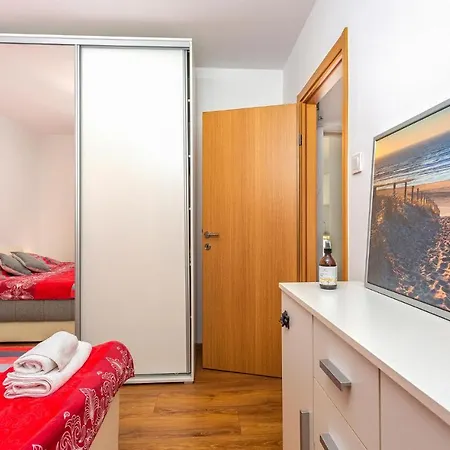 شقة 1 Bedroom Lovely In غييكا