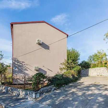 1 Bedroom Lovely In Appartement *