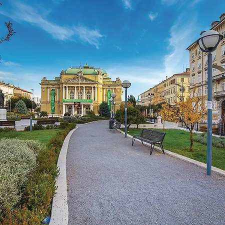1 Bedroom Lovely In Appartement *